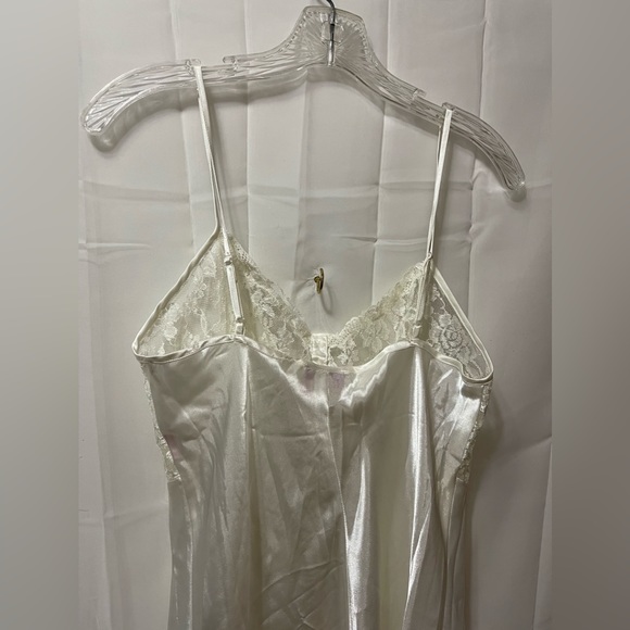 Vintage hand dyed Oleg cassini nightgown - Picture 5 of 5